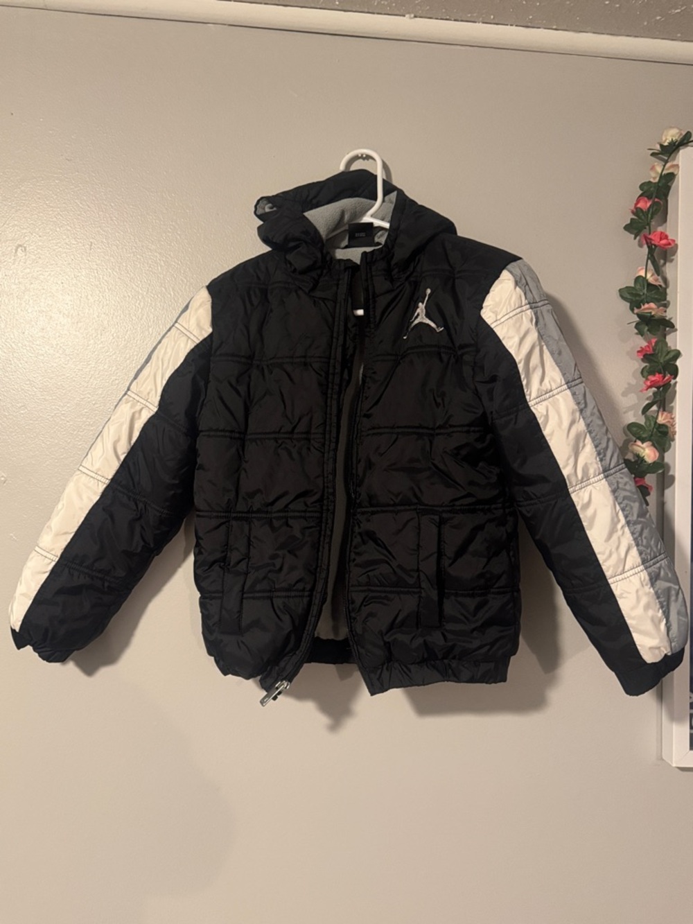 Jordan Kids Black and White Hooded Puffer Jacket